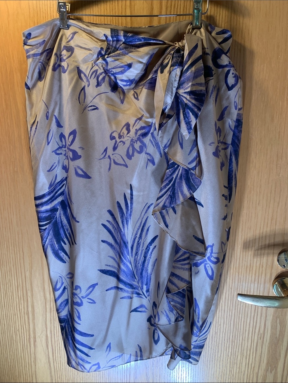 New! Ralph Lauren 100% Silk Cream/Blue Skirt w/ Waist Bow / Ruffle- Size XL